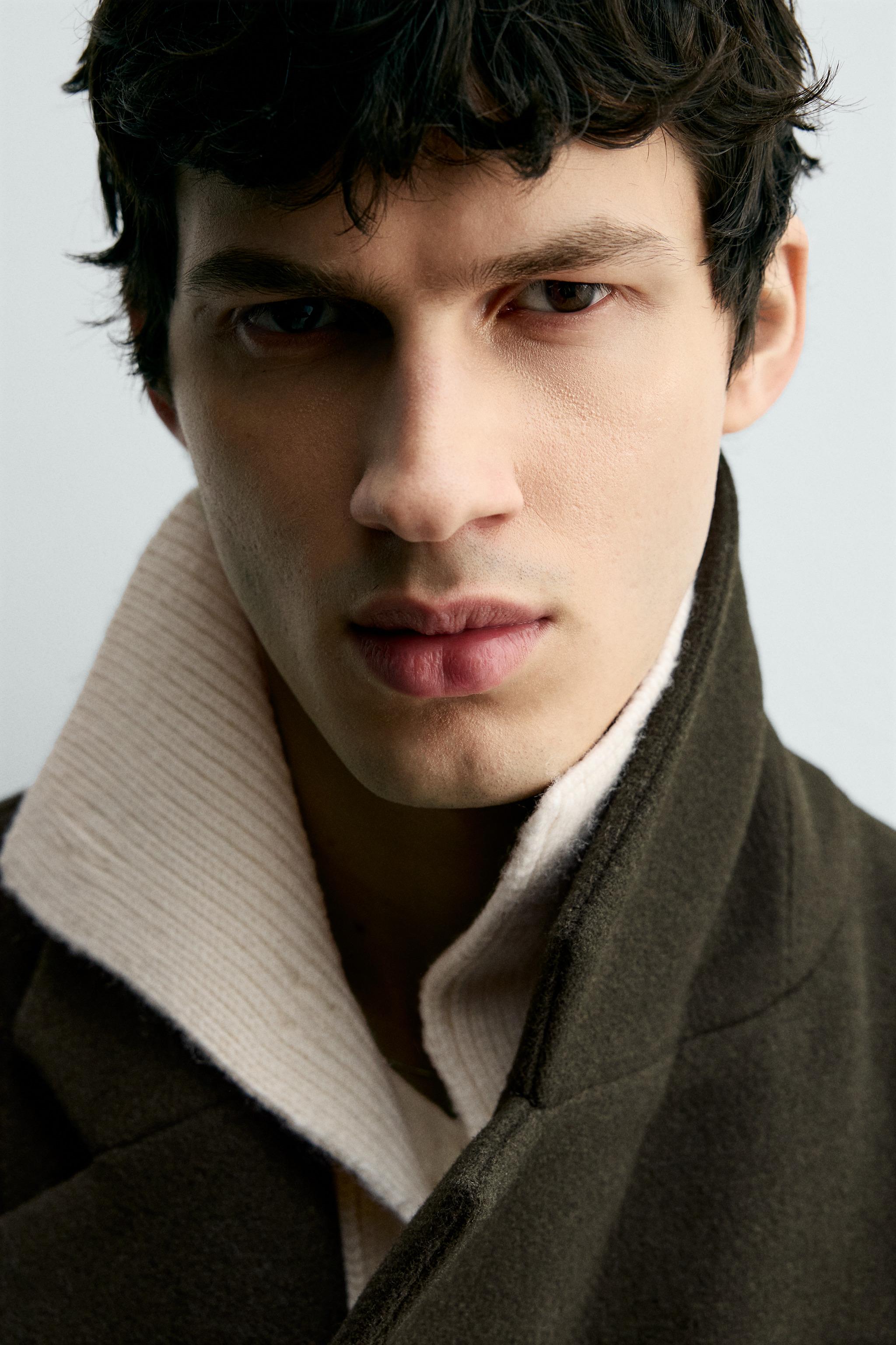 MANTEAU À BOUTONNAGE CROISÉ AVEC LAINE ET CEINTURE